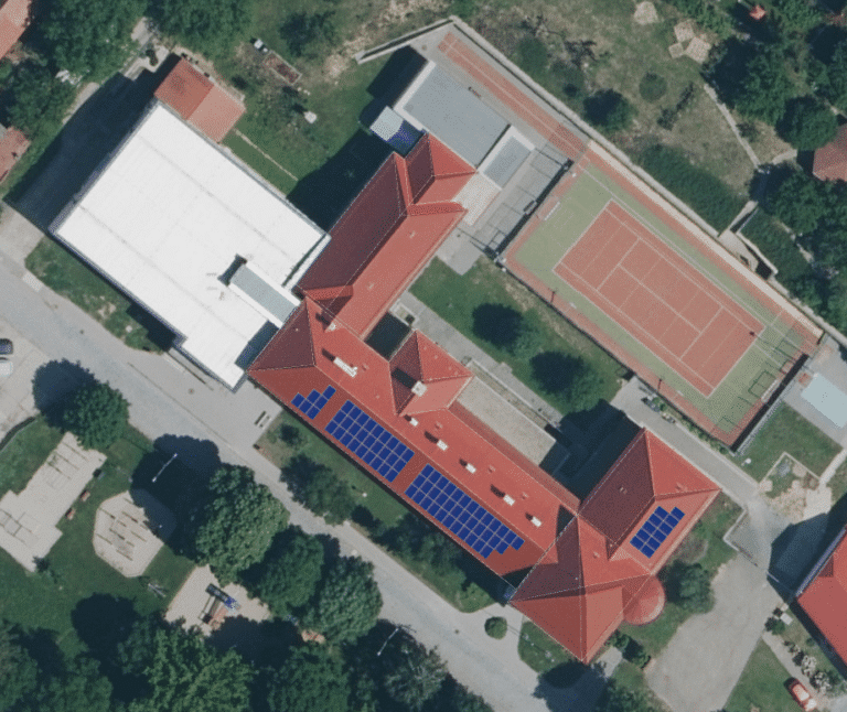 Vizualizace řešení návrhu FVE v ZŠ obci Šardice